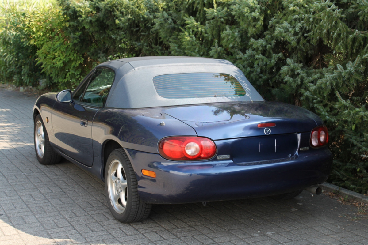 Mazda MX-5 convertible top 1-piece with glass window Roadster, Convertible, Blaues Auto, Rückseite, Alufelgen