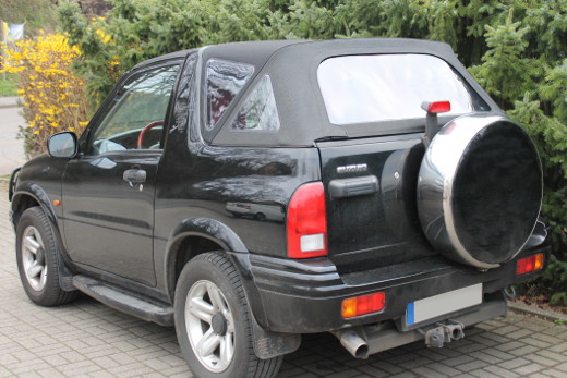 Suzuki Grand Vitara folding top